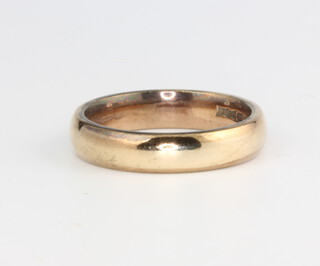 A 9ct yellow gold wedding band, size L 1/2, 4.1 grams 