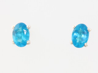 A pair of silver and blue apatite ear studs 