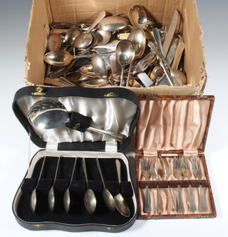 A cased set of plated spoons and minor cutlery 