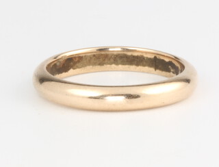 A 9ct yellow gold wedding band, size L 1/2, 3 grams