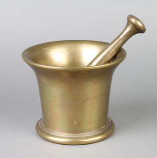 A 17th/18th Century bell metal mortar and pestle 12cm x 14cm 