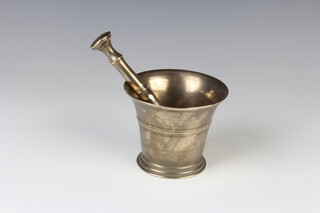 A 17th/18th Century bell metal mortar and pestle 10cm h x 13cm w 