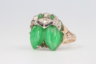 A Chinese yellow gold carved jade, diamond and sapphire Art Deco cocktail ring, size K 1/2, 5.2 grams, size K 1/2