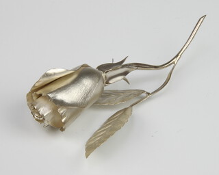 A silver model of a rose 16cm, 64 grams 