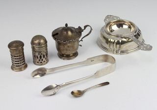 A silver pedestal mustard Birmingham 1932 and minor condiments, weighable silver 85 grams 