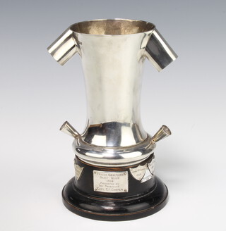 An Art Deco silver 2 handled cup Sheffield 1937, 17cm, 610 grams (handles are missing) raised on a wooden socle 