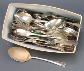 A pair of servers and minor plated cutlery 