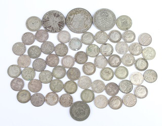 A quantity of pre-1947 silver coinage 120 grams