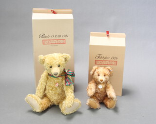 A Steiff Bearle 43 PAB 1904 teddybear 43cm, boxed, together with a 1926 reproduction bear boxed (no certificates) 
