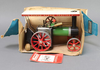 A Mamod steam traction engine, part boxed 