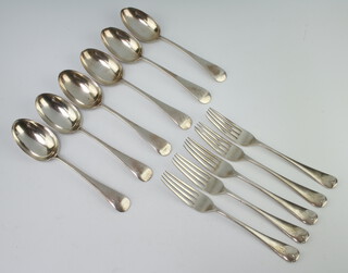 Six old English silver dessert spoons 1922 together with 5 forks Sheffield 1922, 550 grams 