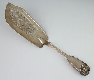 A William IV silver fish slice with pierced scroll decoration London 1830, 226 grams 