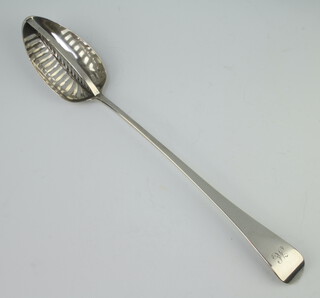 A George III gravy spoon with divider, London 1801, 100 grams 
