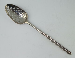 A George III silver sifter spoon/marrow scoop London 1770, 50 grams