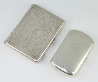 An Edwardian silver mounted purse together with a Continental silver ditto 