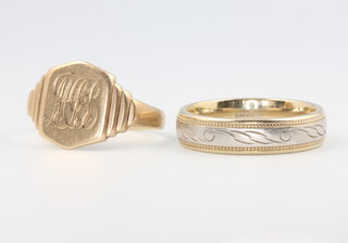 A gentleman's 9ct yellow gold signet ring size M, together with a ditto wedding band size O, 7.3 grams 