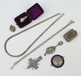 An Edwardian silver vesta rubbed marks, a hardstone pendant in the form of a clasped hand with silver plated mount and minor silver jewellery