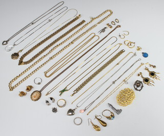 A quantity of vintage and other gilt jewellery 
