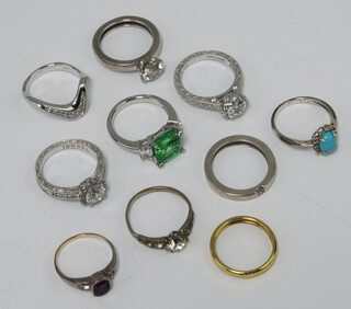 A silver dress ring size N and 9 others