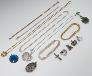 A silver pendant and minor silver jewellery