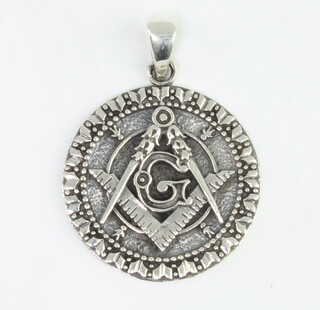 A sterling silver Masonic medallion 8.7 grams