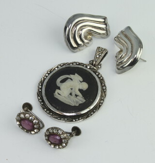 A pair of Mexican silver earrings and minor silver jewellery 