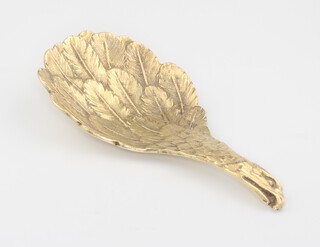 A Georgian style silver gilt caddy spoon in the form of an eagle London 1968 17 grams, 7.5cm
