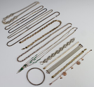 A modern silver bracelet and minor silver jewellery, 240 grams