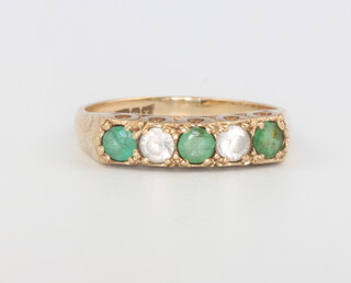 A Victorian style 9ct yellow gold turquoise and paste ring, size M, 2.3 grams 