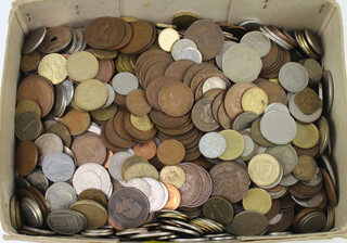 A quantity of UK and foreign coinage 