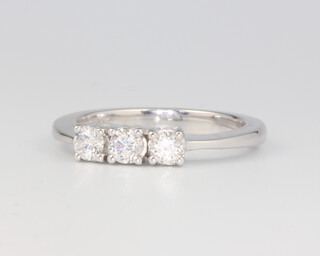 An 18ct white gold 3 stone diamond ring approx. 0.5ct, size N, 5 grams