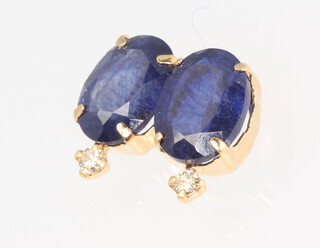 A pair of 18ct yellow gold sapphire and diamond ear studs, the sapphires approx. 3ct, the brilliant cut diamonds 0.06ct, 10mm, 1.4grams