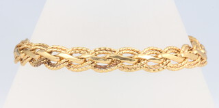 A 9ct flat link bracelet 7 grams 