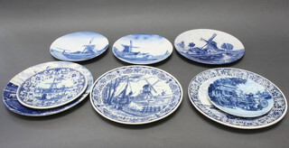 A Delft plate decorated with an Inn scene 20cm, 7 similar