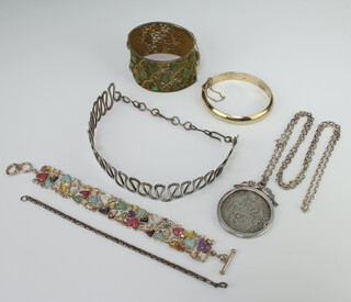 A Chinese silver gilt hardstone bangle and minor silver jewellery 