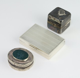 A silver dice box and 2 other boxes, 90 grams gross