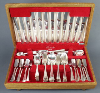 A canteen of silver plated cutlery for 6 contained in an oak canteen (92) 