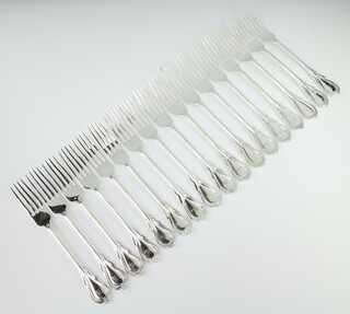 Seventeen silver plated lily pattern dinner forks 