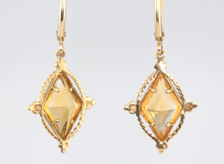 A pair of 9ct yellow gold citrine drop earrings gross weight 2.5 grams 