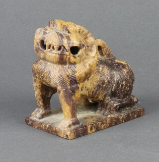 A Chinese carved hardstone figure of a dog of fo 8cm x 7cm x 5cm 