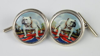 A pair of 925 standard cufflinks decorated with bulldogs 
