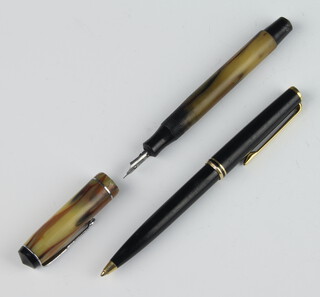 A tan marbled Platinum fountain pen together with a Mont Blanc ballpoint pen 