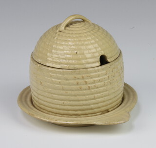 A Wedgwood creamware honey pot and cover in the form of a beehive 11cm 