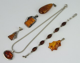 A silver mounted amberoid pendant and minor jewellery 