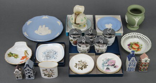 A Wedgwood blue Jasperware 1978 Christmas plate 18cm, a ditto ashtray, ditto green vase 10cm x 7cm, Wedgwood dish, 4 Royal Worcester dishes and 4 egg coddlers 