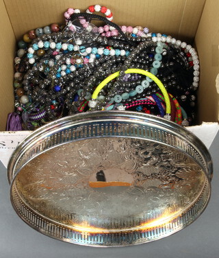 A quantity of costume jewellery