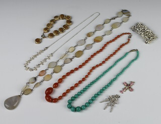 A paste set necklace and minor costume jewellery 