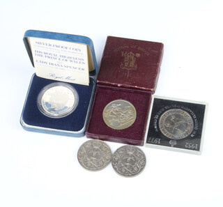 A silver commemorative crown 1981, 28 grams and 4 others 