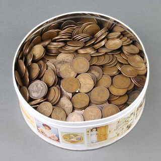 A large quantity of pre-decimal UK copper coins 