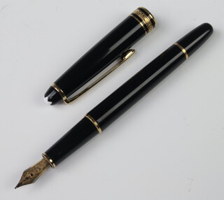 A Montblanc black fountain pen with 4810 14ct nib 